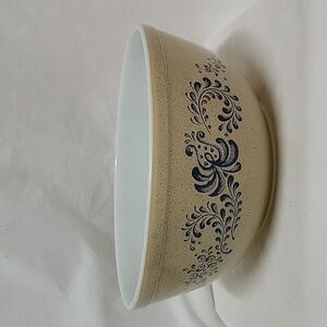 Pyrex 403 Homestead Mixing Bowl, 2 1/2 qt